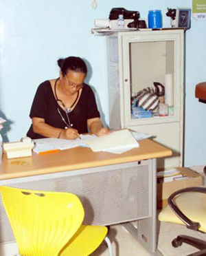 Photo of health provider Dr. Sonia Ramirez at the CEPROSH clinic before seeing a patient